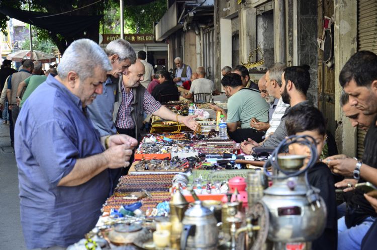 Bu kahvehane yllardr tespih<br>merakllarnn buluma noktas oldu