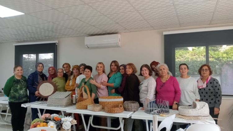 Mezitli�de kad�nlar el sanatlar�yla g��leniyor