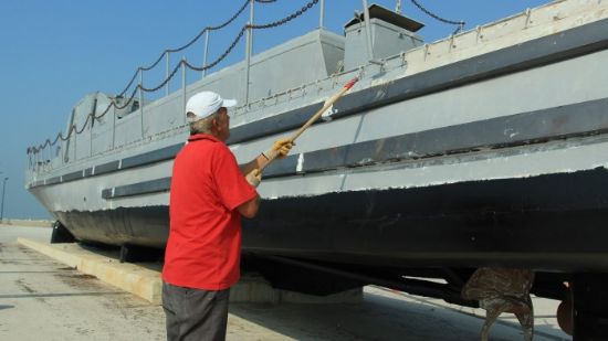 Tarihi sava gemisi ve uak bakmdan geiriliyor