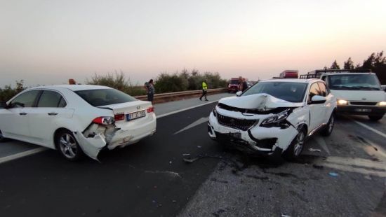 Tarsusta zincirleme trafik kazas: 5 yaral