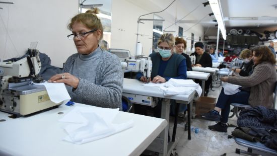 Tarsus Belediyesi maske üretimi için harekete geçti