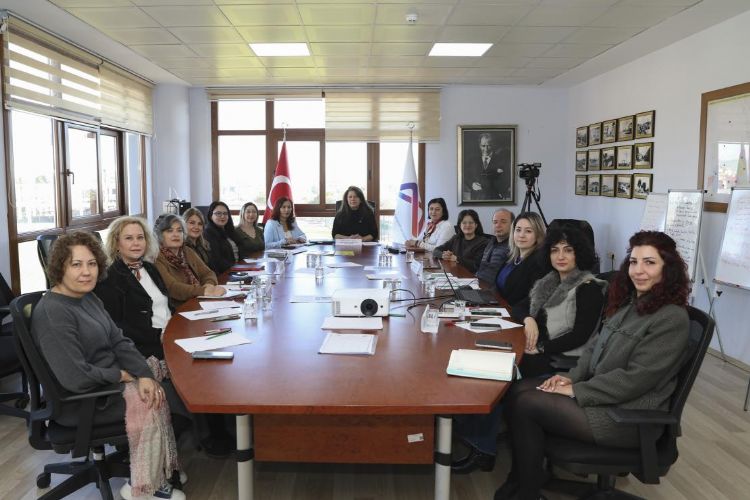 �ocuk Konseyi toplant�lar�nda �ocuklar i�in ortak ak�l olu�turuluyor