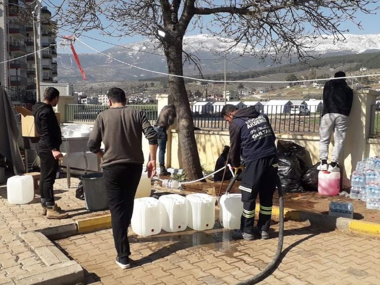 Depremzedelerin temiz su ihtiyac karlanyor