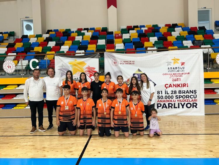 Mersinli badmintoncular yar finalde