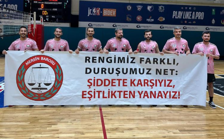 Kad�na ve her t�r �iddete hay�r