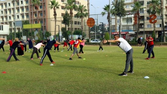 Akdenizde salk iin sabah sporu balad