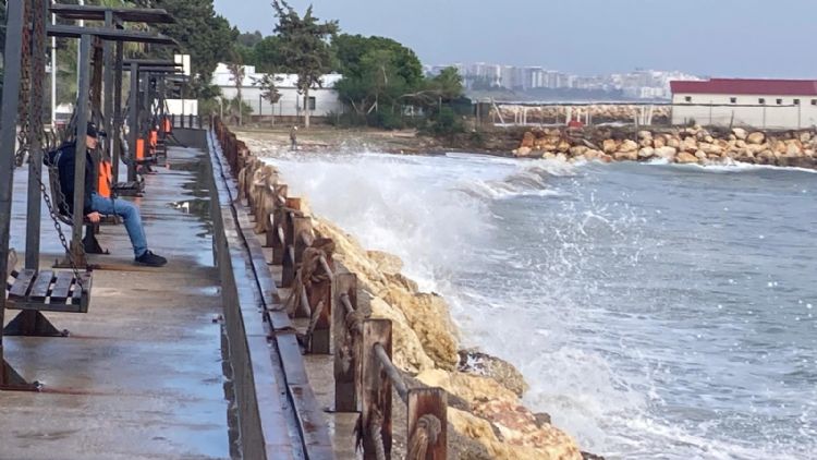 Dou Akdeniz’de dev dalgalar kylar dvd