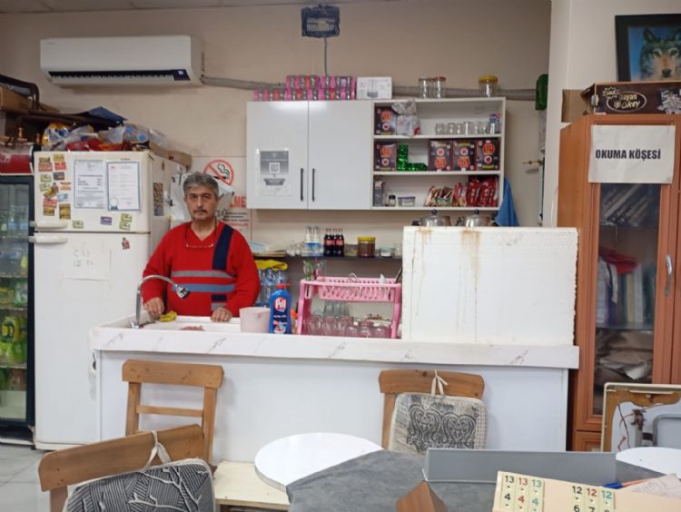 �Emekliler ikinci �ay� s�ylerken iki kez d���n�yor�