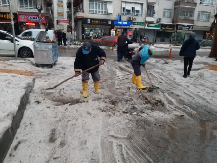 Toroslar Belediyesi ekipleri saanak ya teyakkuzunda