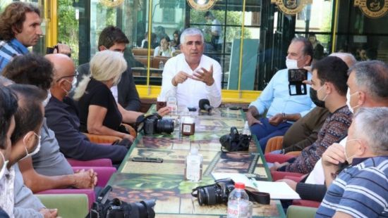 Gnde, Anamur’da gazetecilerle bulutu