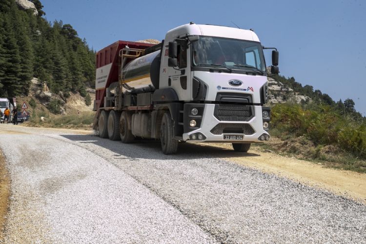 Erdemli’de meler mevkinin yolu yapld