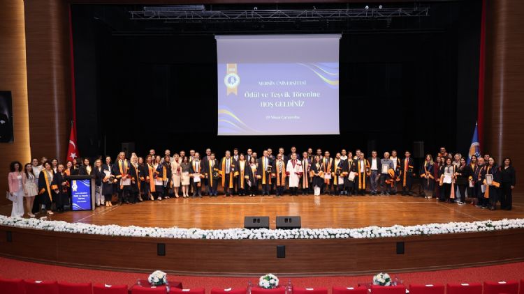Mersin �niversitesi 2026 Y�l� �d�l ve Te�vik T�reni�nde �d�ller sahiplerini buldu