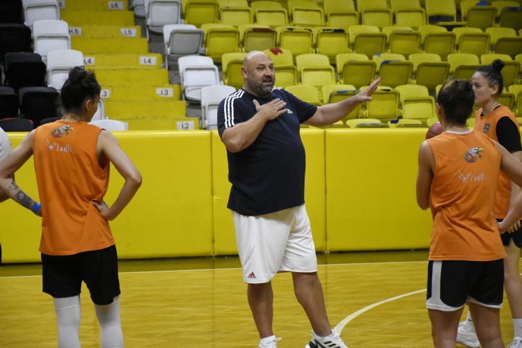 Mersin Basketballda yeni Baantrenr Gray Kurtulu