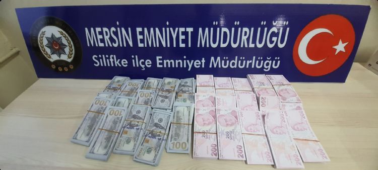 3.5 milyon liralk sahte dolar ve Trk Liras ele geirildi