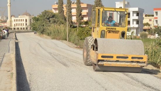 Mersin Bykehir Belediyesi asfalt almalarn srdryor