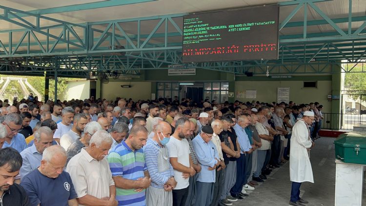 Tarsustaki kadn cinayetinin nedeni ayrlk kt