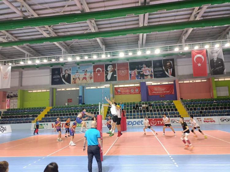 Voleybol Yldz erkeklerde Mersin Volgem 2. oldu