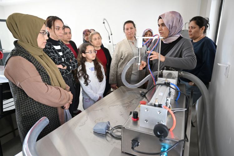 �Hamzabeyli K�y�m�z At�lye� �al��malar� e�itimlerle ba�lad�