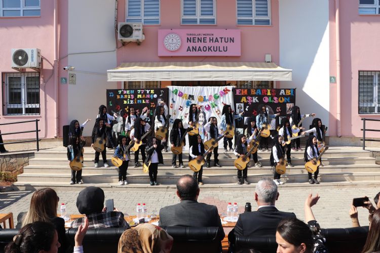 Hep bir azdan Bar Mano arklar