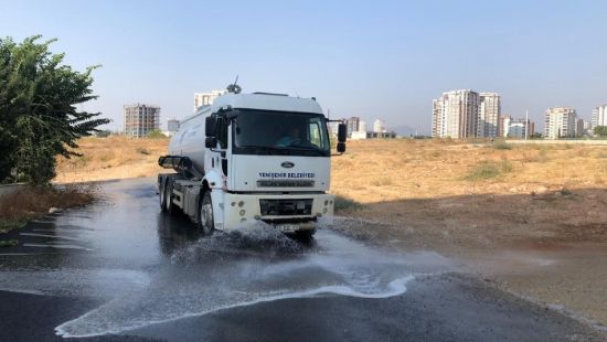 Yeniehirde sokaklar dezenfektanl suyla temizleniyor