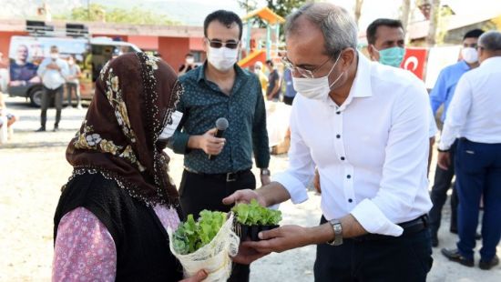 Tarsus’ta ata miras yerli tohumlar kyllere datlyor