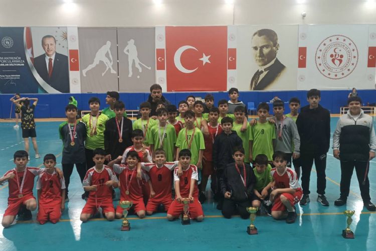 Hentbolcular�n b�y�k rekabeti