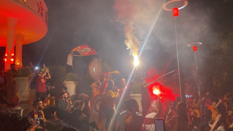 Galatasarayn ampiyonluu Mersin’de cokuyla kutland