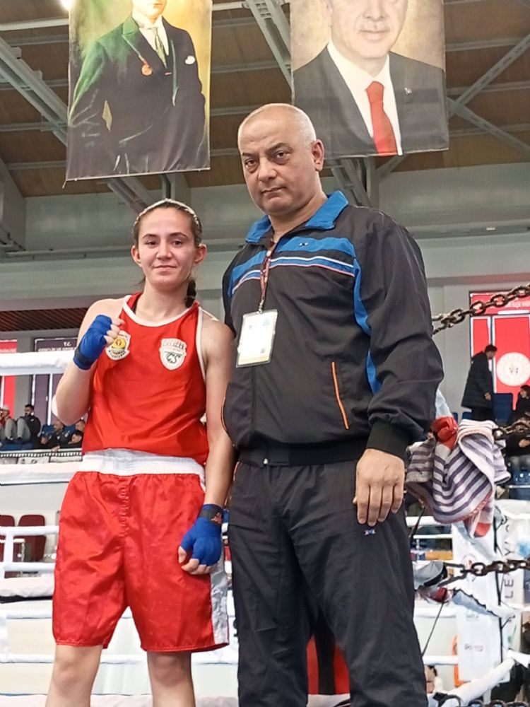 Demir yumruk K�bra