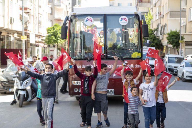 Mersin Bykehir’in bayram konvoyu ilgi grd