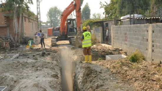 Atgirmez mevkinde kanalizasyon almalar devam ediyor