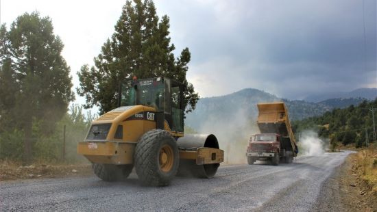 Mersinde asfalt almalar devam ediyor