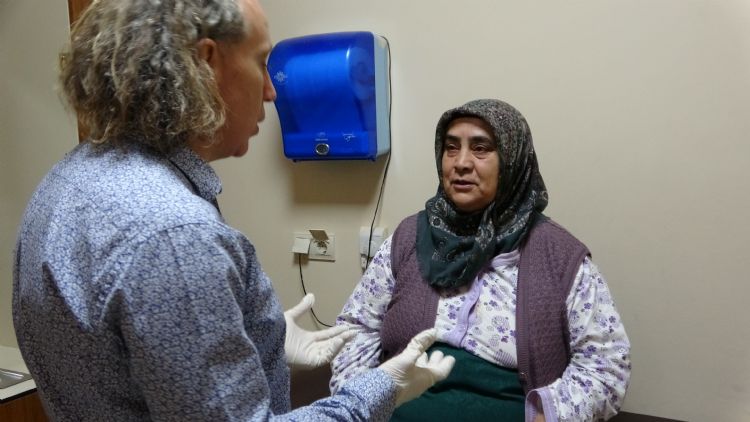 Memedeki 8,5 kiloluk kitle ameliyatla karld