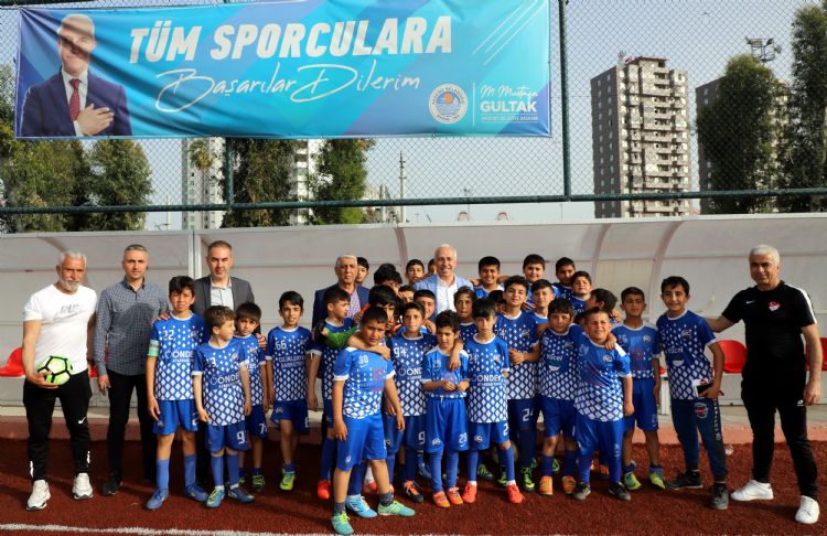 Akdeniz Belediyesi 23 Nisan Futbol Turnuvas balad