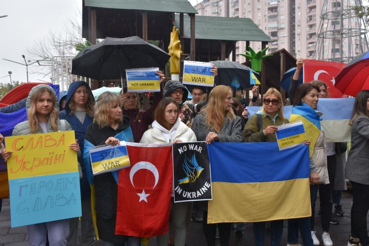 Ukrayna vatandalarndan protesto