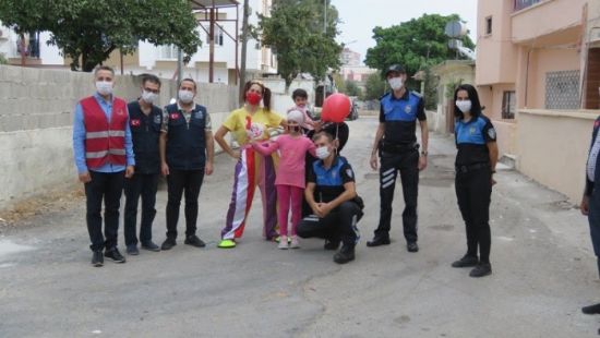 Mersin polisi lsemili ocuklar mutlu etti