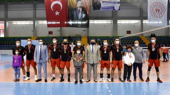 24 Kasm retmenler Gn Voleybol Turnuvas sona erdi