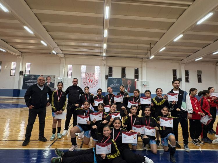 Hentbolda kupaya yakla�t�k