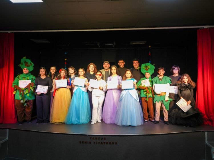 �ocuklar empatiyi sahneye ta��d�