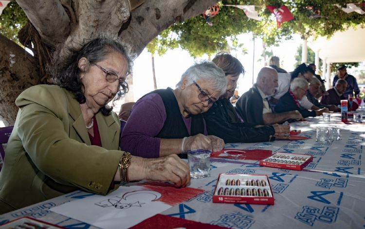 Alzheimer hastalar<br>Cumhuriyet Bayram’n kutlad