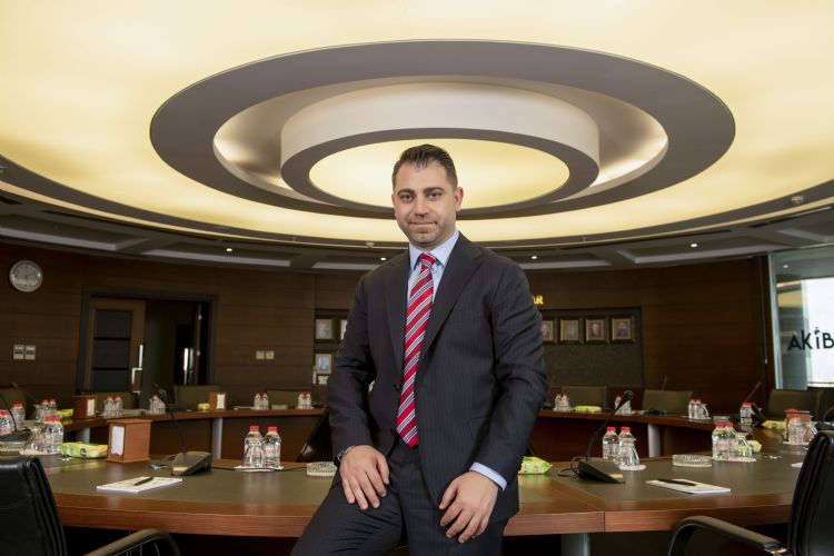 �Sekt�r k���lm�yor, y�n de�i�tiriyor�