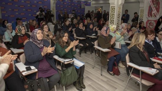 ’Kadn ve aile hizmetlerine gnll katlm’ iin toplandlar