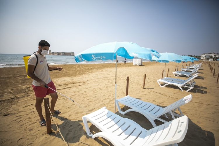 Mersinin 9 plaj tatilcileri bekliyor