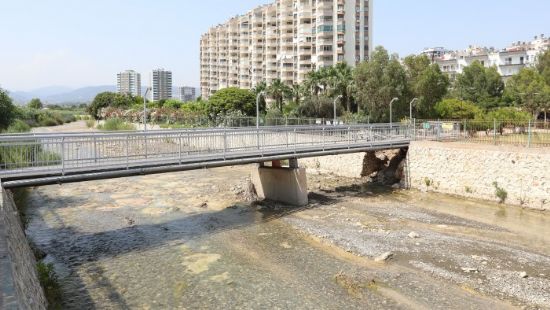 Olas sel felaketine kar kpr ve menfezlere bakm yapld