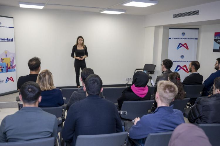 Kamp�sten Sekt�re G��l� Bir Ad�m: Gen� Yetenek Program�