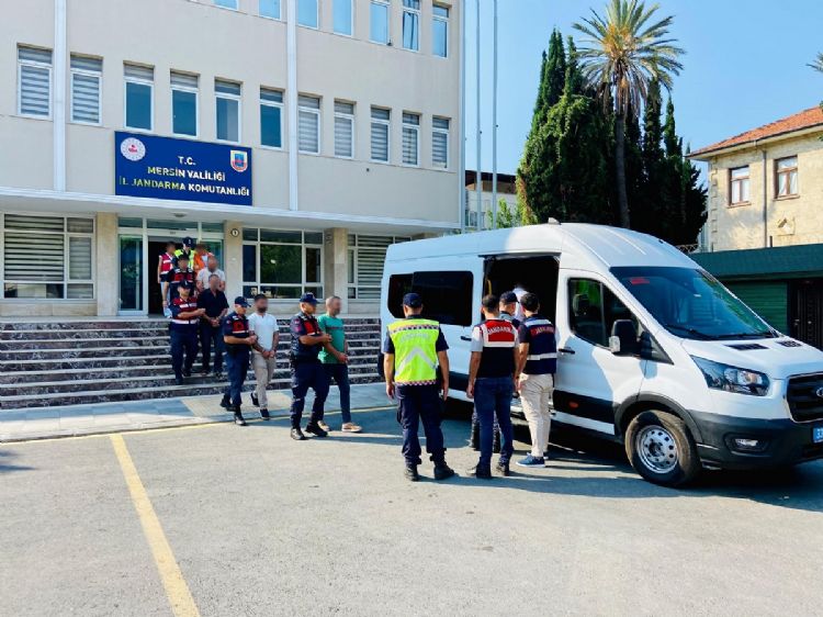 Mersin’de terr operasyonu: 9 pheli yakaland