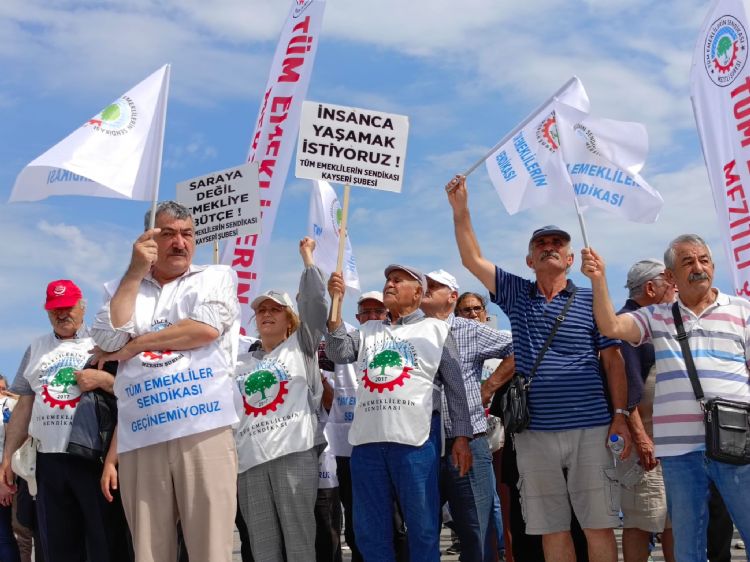 Emekliler Tarsus mitinginde haykrd:<br>Geinemiyoruz