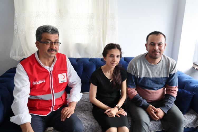 ehit ailesi Hatayl depremzede aileye yuva oldu