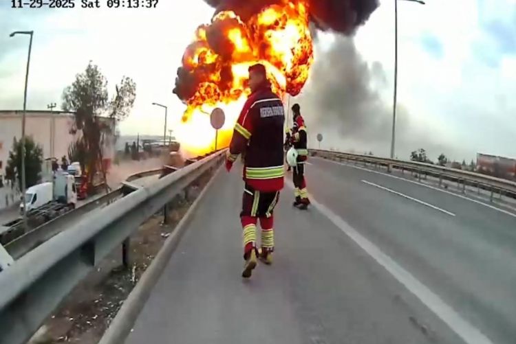 Patlamalar yaanarak yanan tanker 26 bin litre yakt tayormu