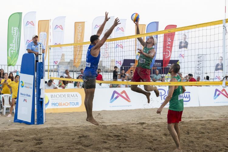 Pro Beach Mersinde final malar nefes kesti