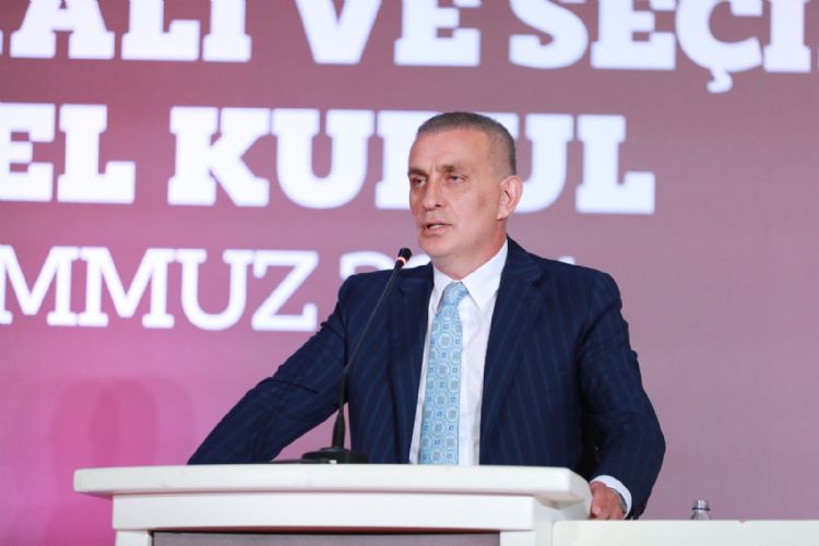 Futbolun sorunlarn futbol ailesiyle zeceiz